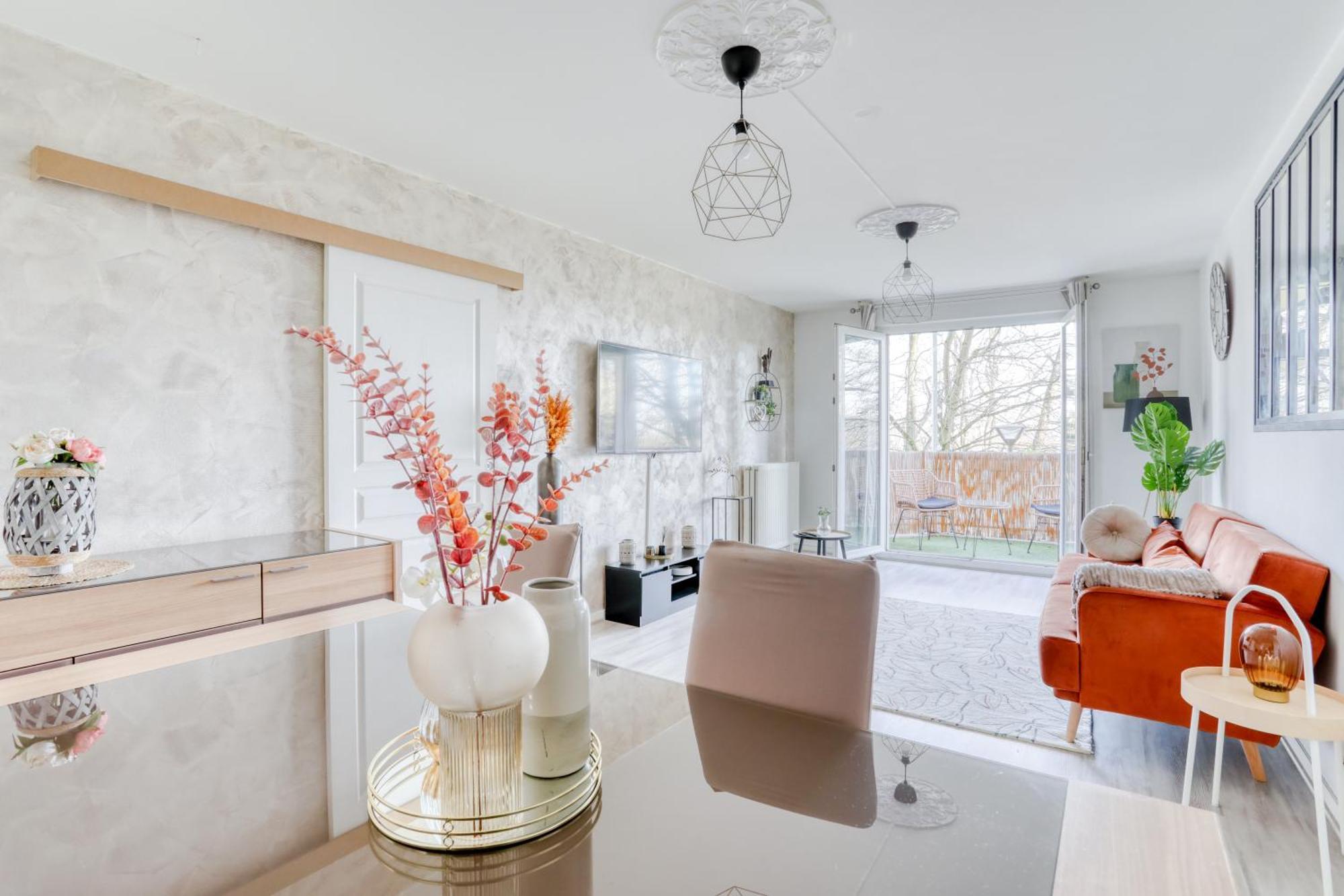 Le Warm Cocon - Spacieux T3 - 5 Personnes - Wifi Et Parking Rosny-sous-Bois Dış mekan fotoğraf