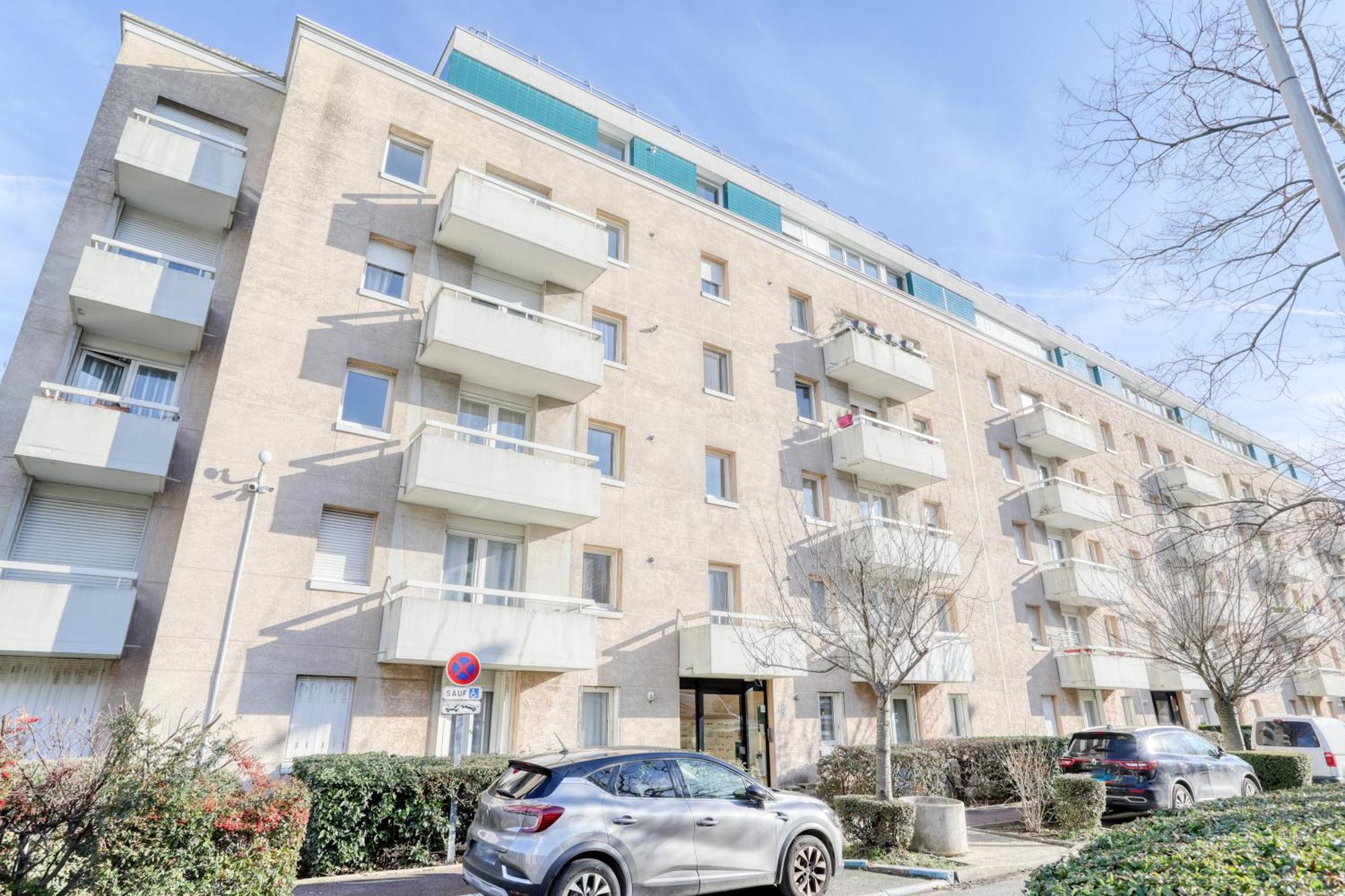 Le Warm Cocon - Spacieux T3 - 5 Personnes - Wifi Et Parking Rosny-sous-Bois Dış mekan fotoğraf